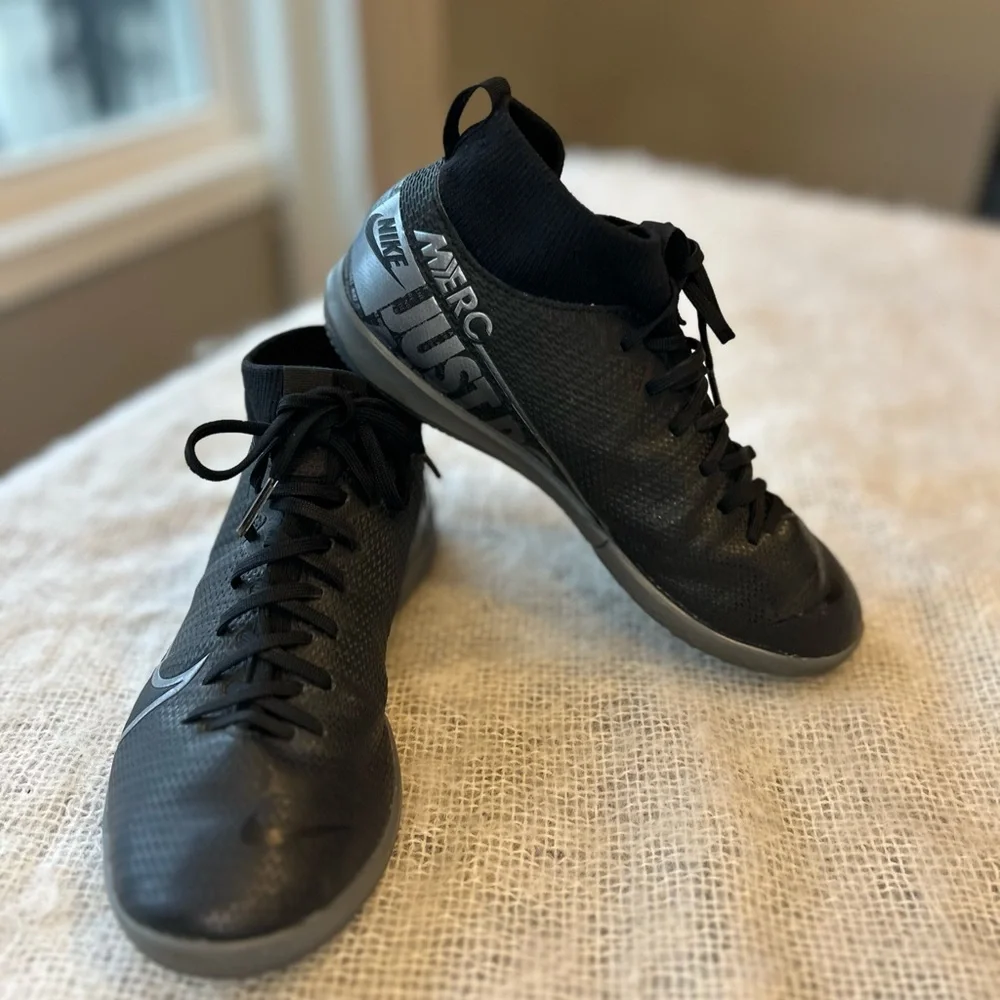 Nike Kids' Black Indoor Soccer Shoes